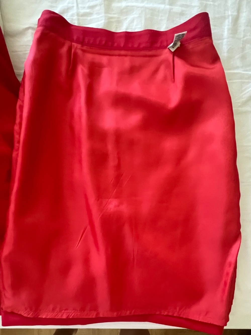 Red suit - Picture 4 of 6